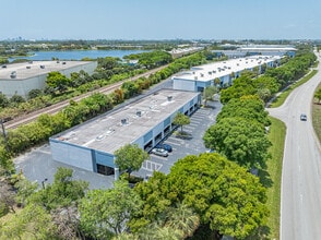 3106-3184 N Andrews Avenue Ext, Pompano Beach, FL à louer Photo intérieure- Image 1 de 3