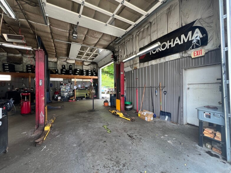185 Route 17 M, Harriman, NY à vendre - Photo du bâtiment - Image 3 de 13