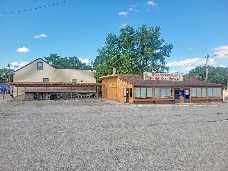 500 N Illinois St, Belleville, IL à vendre - Photo du bâtiment - Image 2 de 4