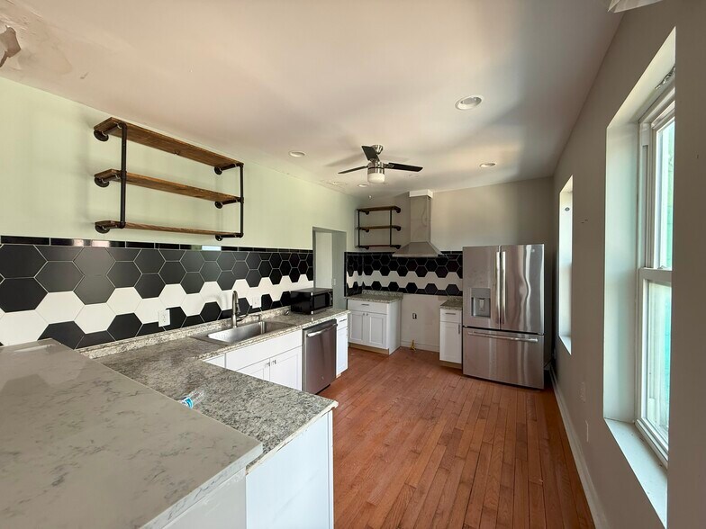 1380 H St NE, Washington, DC à vendre - Photo du bâtiment - Image 3 de 6