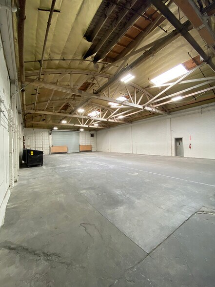 7006 Stanford Ave, Los Angeles, CA à vendre - Photo intérieure - Image 3 de 6