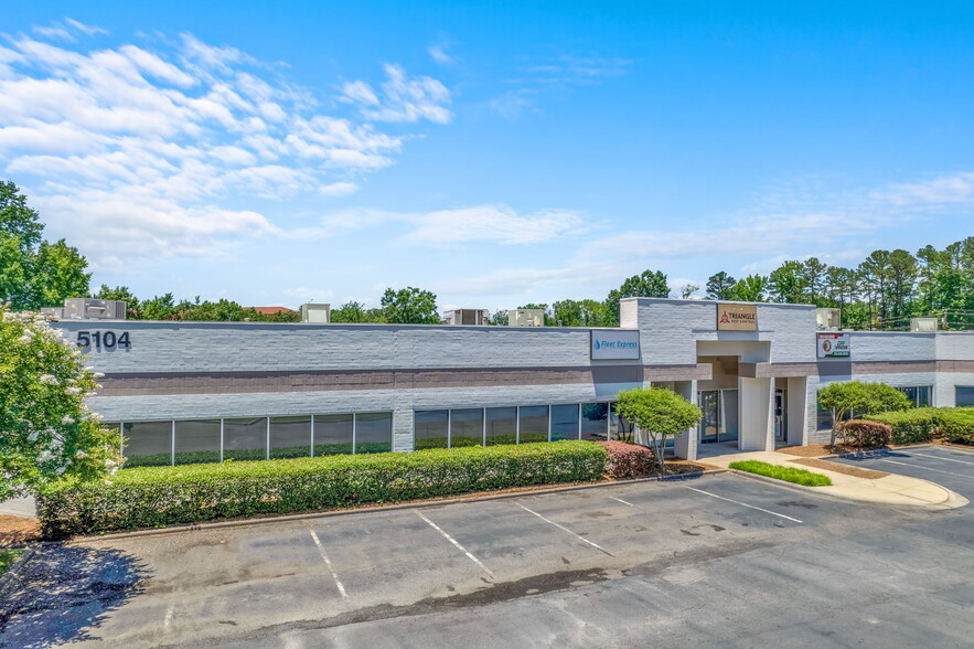 5104 Reagan Dr, Charlotte, NC for lease - Building Photo - Image 1 of 12