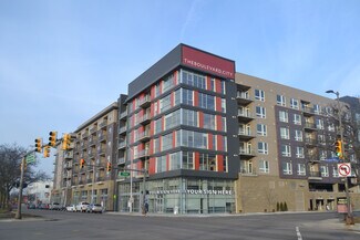 Plus de détails pour 2911 W Grand Blvd, Detroit, MI - Commerce de détail à louer