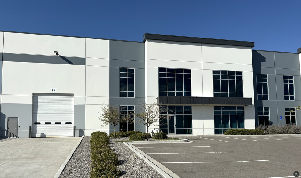 260 N Ace Yeager Ct, Salt Lake City, UT for lease - Building Photo - Image 1 of 4