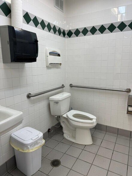 44152 Sterling Hwy, Soldotna, AK à vendre - Photo intérieure - Image 3 de 7