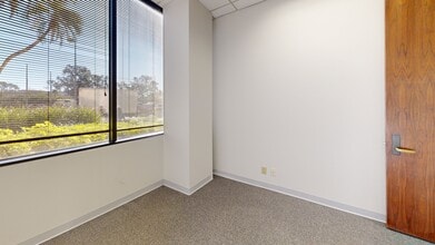 11300 4th St N, Saint Petersburg, FL à louer Numérisation 3D de Matterport- Image 1 de 10