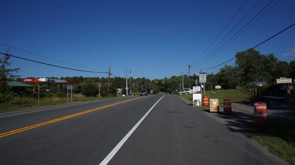 1319 Route 17B, White Lake, NY à vendre - Photo du bâtiment - Image 2 de 19