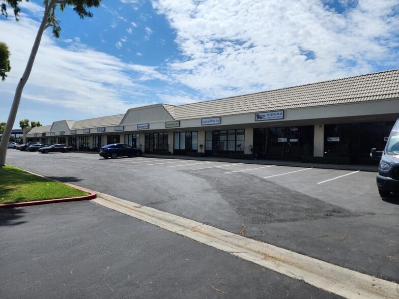 20800-20850 Carrey Rd, Walnut, CA à louer - Photo du bâtiment - Image 3 de 4