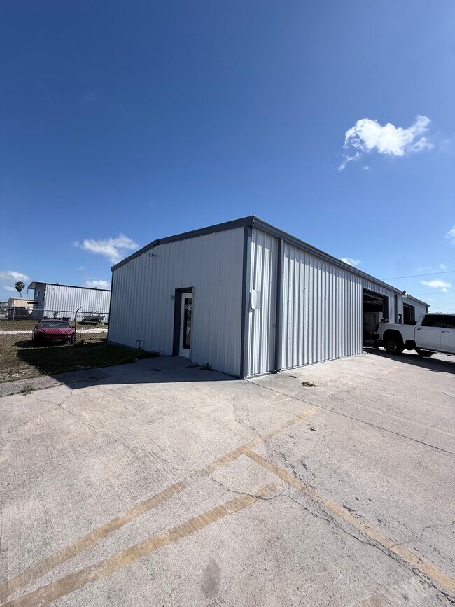 Plus de détails pour 3609 Wow Rd, Corpus Christi, TX - Industriel à louer