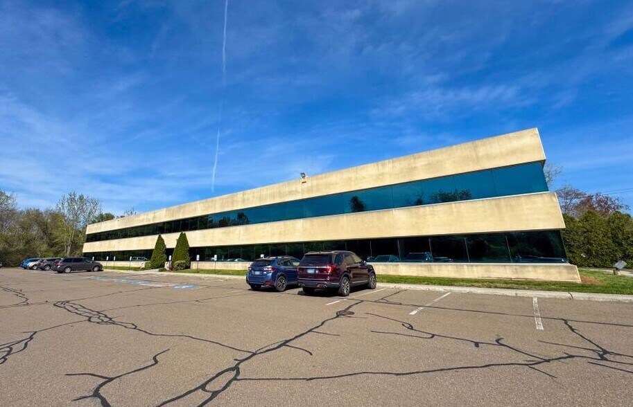 753 Boston Post Rd, Guilford, CT for lease - Building Photo - Image 2 of 13