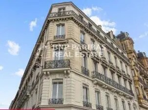 152 Avenue Des Champs Elysées, Paris à louer - Photo du bâtiment - Image 3 de 7