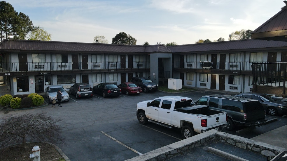 2682 Windy Hill Rd, Marietta, GA for sale - Building Photo - Image 3 of 11