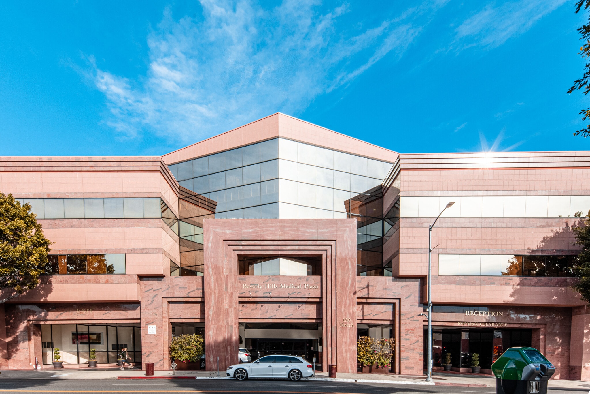 150 N Robertson Blvd, Beverly Hills, CA for lease Primary Photo- Image 1 of 13
