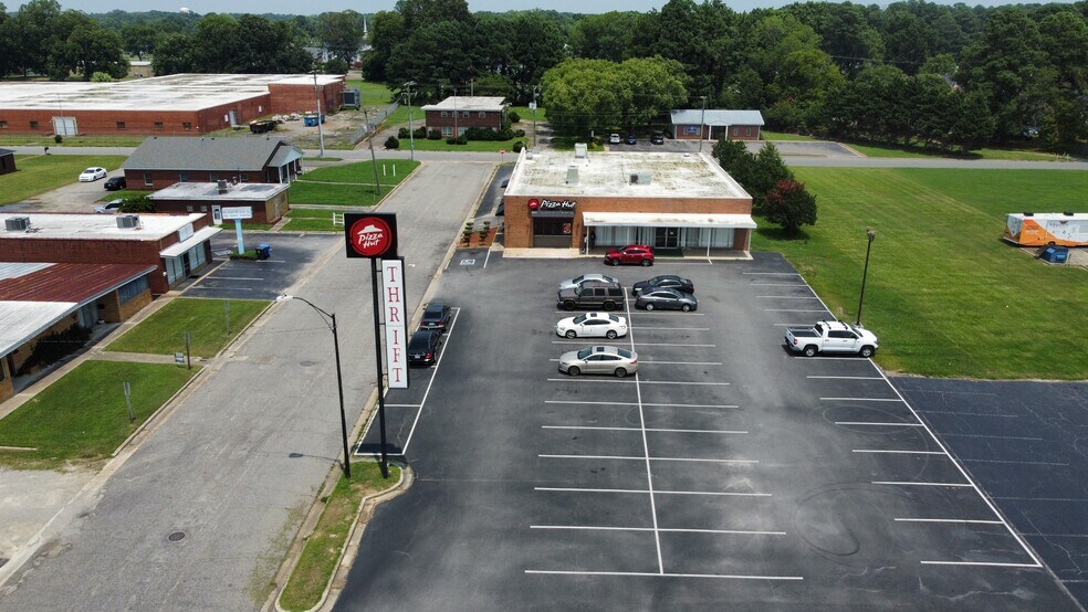 405 Peacock St, Ahoskie, NC à louer - Photo du bâtiment - Image 3 de 7