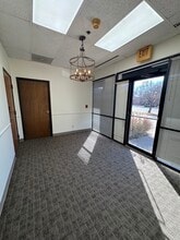 5750 Rufe Snow Dr, North Richland Hills, TX à louer Photo du bâtiment- Image 2 de 4