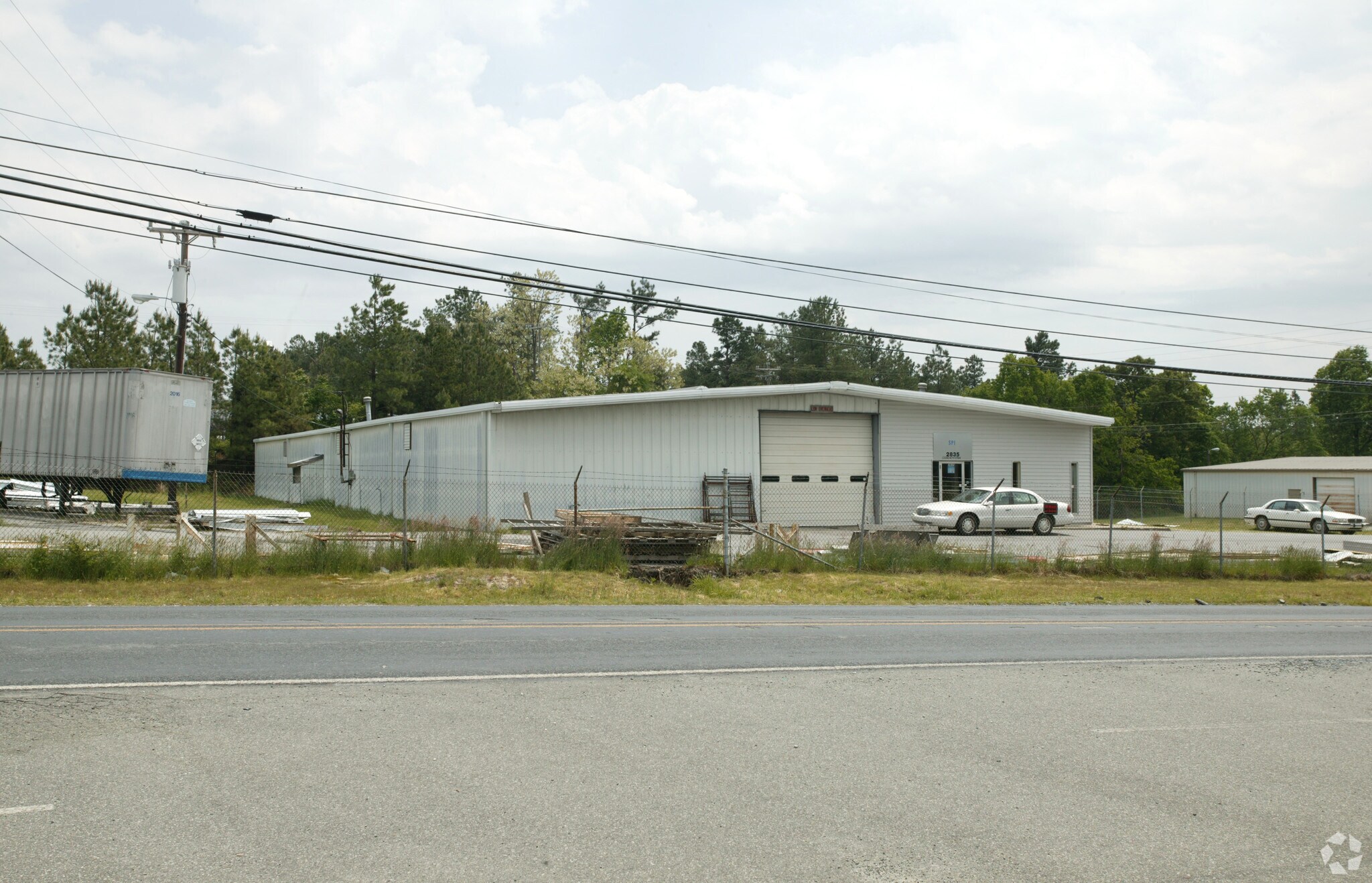 5874 Uwharrie Rd, High Point, NC à louer Photo du bâtiment- Image 1 de 10