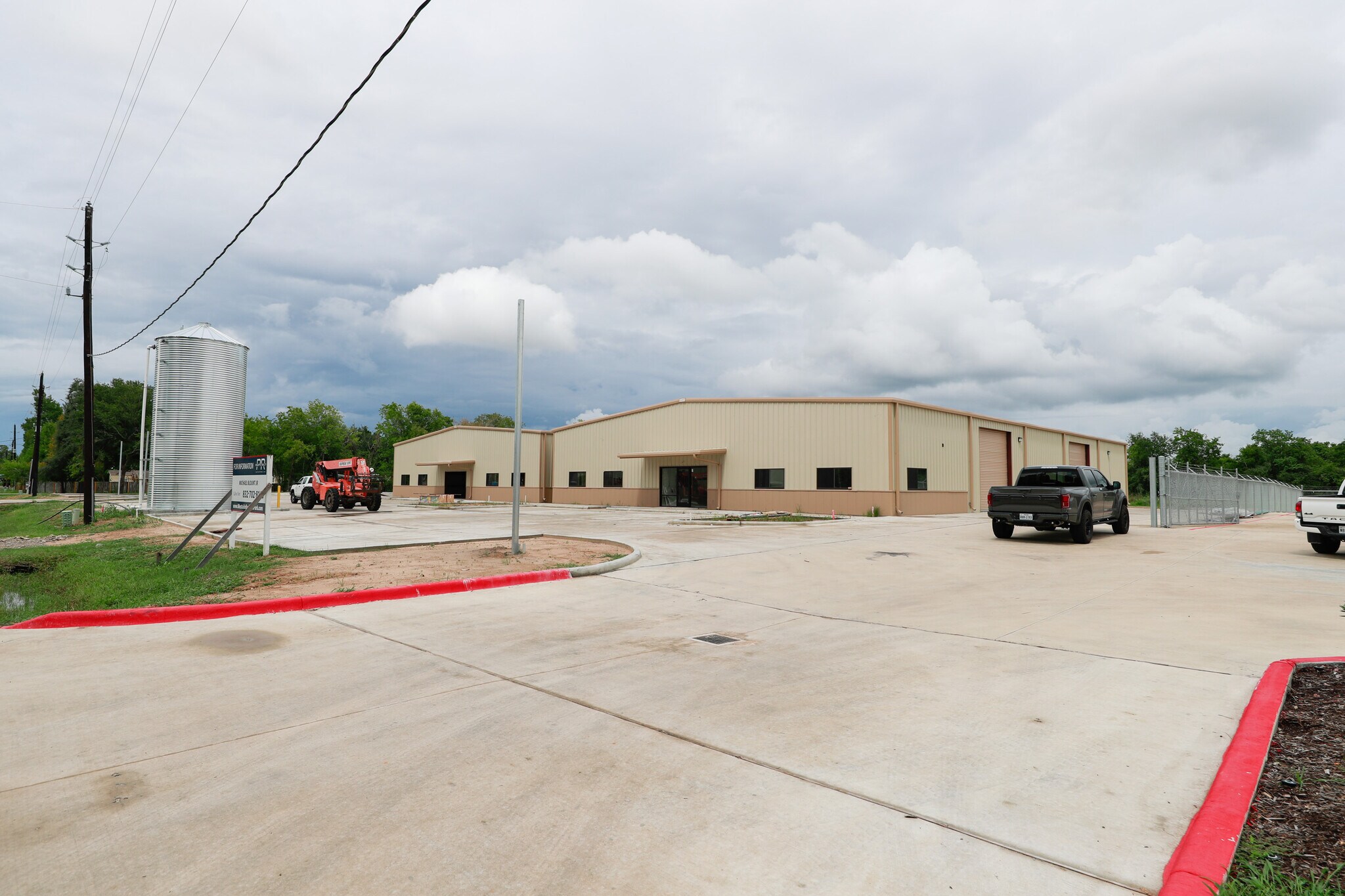 3406 Longhorn Dr, Houston, TX à louer Photo du bâtiment- Image 1 de 24