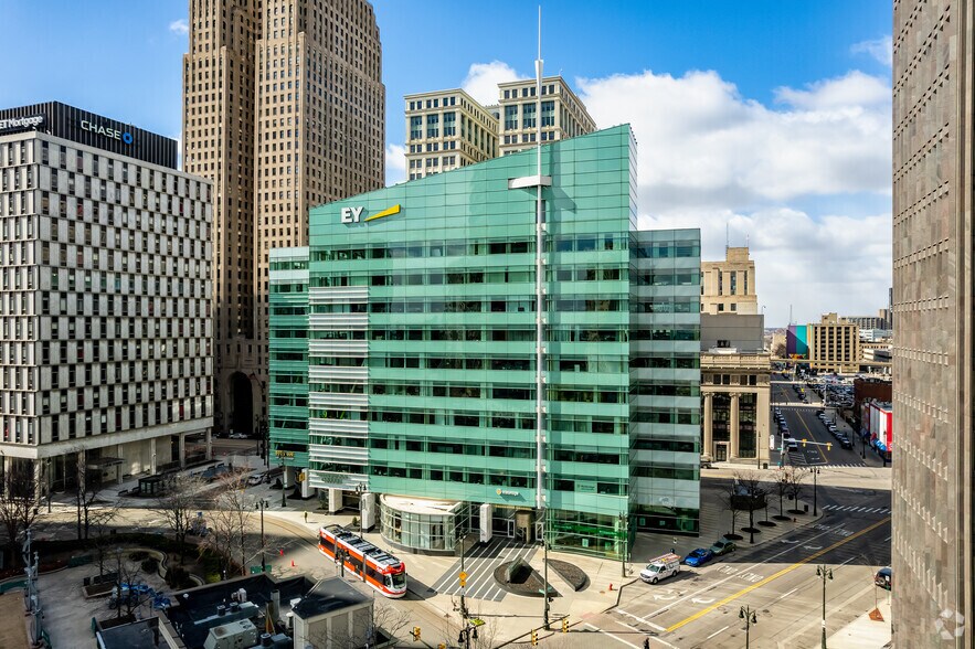 777 Woodward Ave, Detroit, MI à louer - Photo du bâtiment - Image 2 de 5