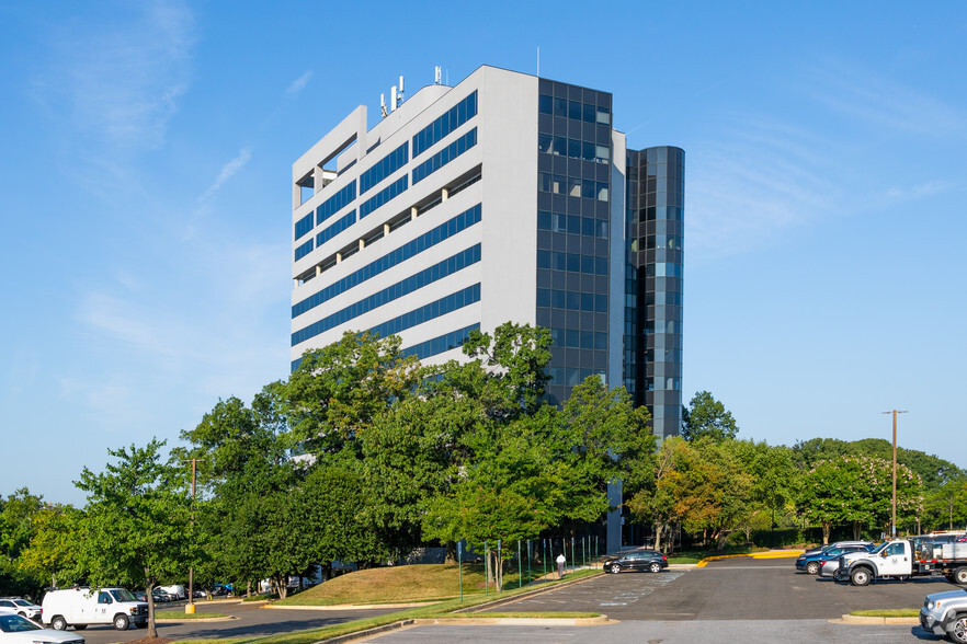 8201 Corporate Dr, Landover, MD for lease - Building Photo - Image 2 of 26