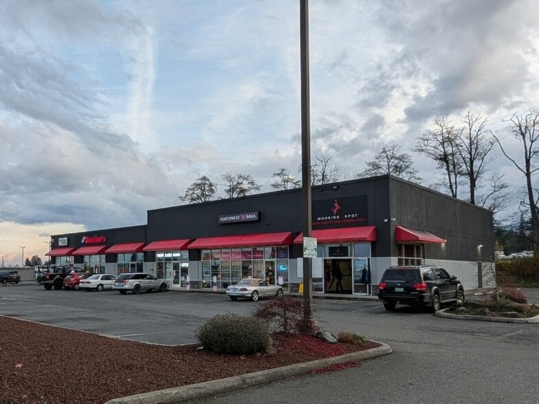 755 W Washington St, Sequim, WA à louer - Photo du bâtiment - Image 3 de 21