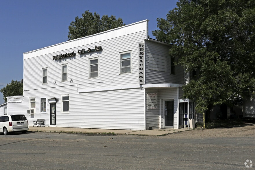 718 Broadway St, Standard, AB for sale - Building Photo - Image 3 of 4