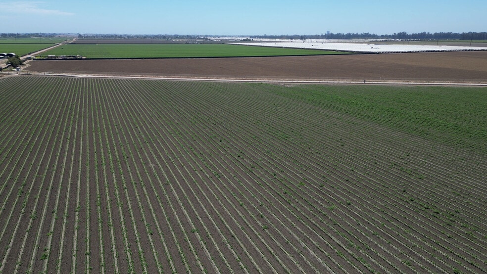 5848 Santa Clara Ave, Camarillo, CA for sale - Aerial - Image 1 of 4