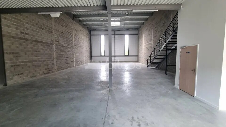 25 Rue Des Usines, Fenouillet for lease - Interior Photo - Image 2 of 10