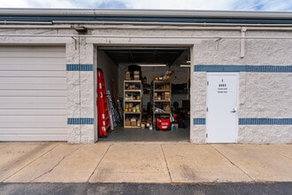 7721 W 6th Ave, Lakewood, CO à louer Photo intérieure- Image 2 de 9