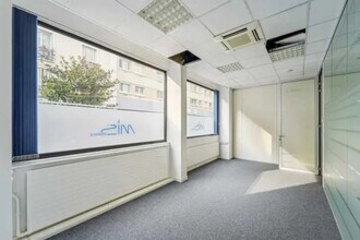 Office in Levallois-Perret for sale Interior Photo- Image 1 of 6