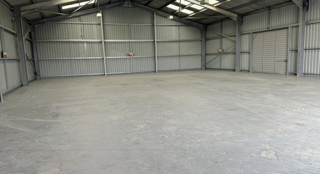 B4569 Caersws, Caersws for lease Interior Photo- Image 1 of 3