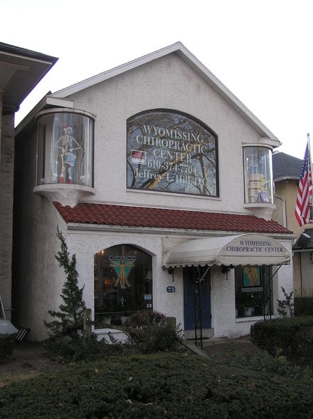 904 Penn Ave, Wyomissing, PA à vendre - Photo du bâtiment - Image 2 de 17