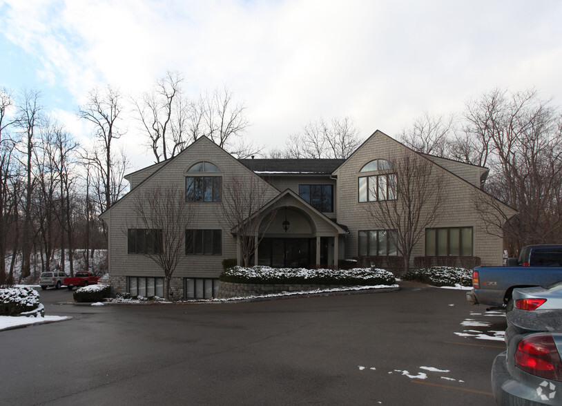 1 Lockwood Dr, Pittsford, NY for lease - Building Photo - Image 3 of 3