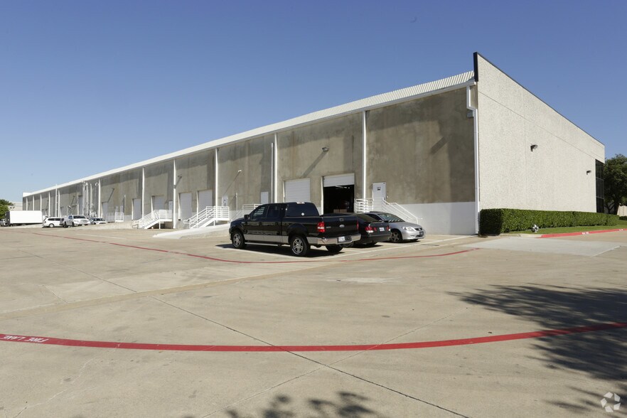 3000-3080 Story Rd W, Irving, TX à louer - Photo du bâtiment - Image 2 de 15