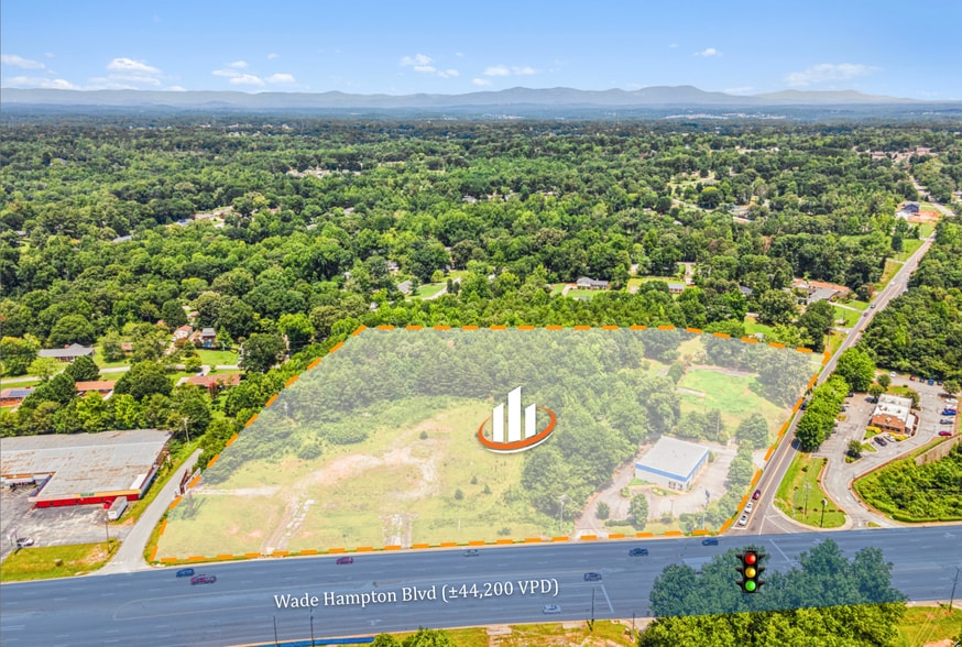 5215 Wade Hampton Blvd, Taylors, SC for sale - Building Photo - Image 2 of 8