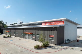 Plus de détails pour 1030 Outpost Dr, Conroe, TX - Local d'activités à louer