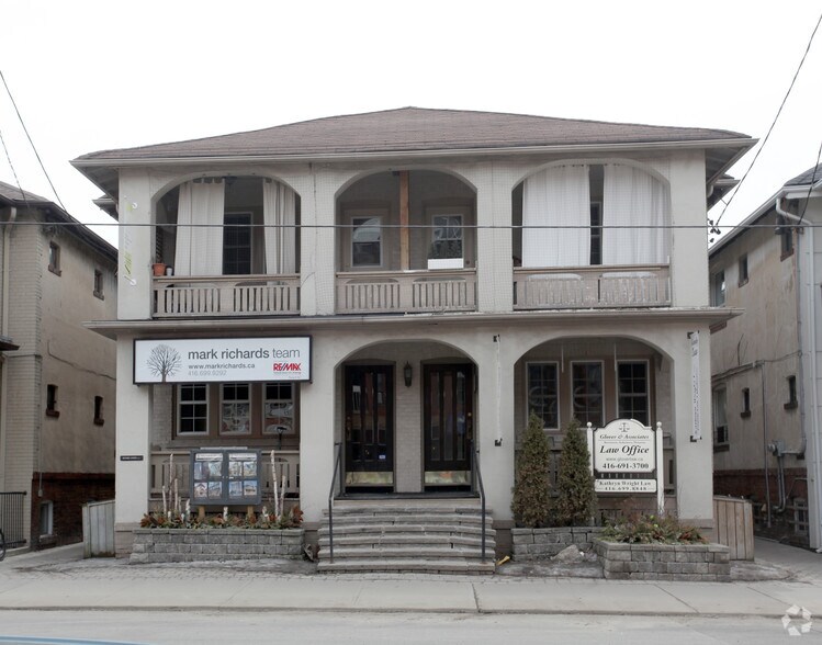 2241 Queen St, Toronto, ON à louer - Photo du bâtiment - Image 3 de 5