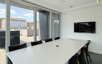1A Woodlands Rd, Altrincham for lease Interior Photo- Image 1 of 6