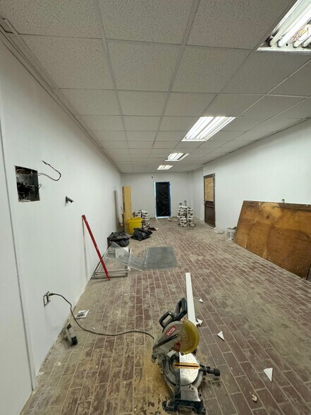 739 Newark Ave, Jersey City, NJ à louer - Photo du bâtiment - Image 3 de 6