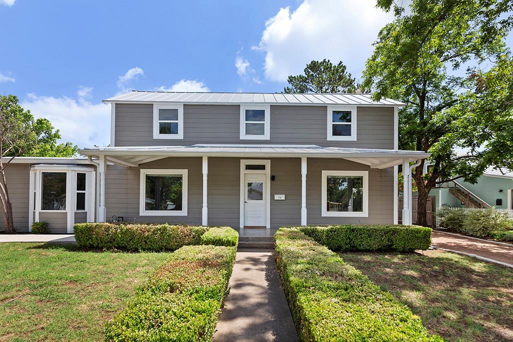 110 W Hackberry St, Fredericksburg, TX for sale Primary Photo- Image 1 of 1