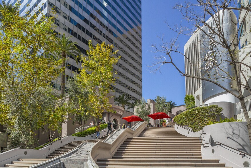 444 S Flower St, Los Angeles, CA à louer - Photo du bâtiment - Image 2 de 21
