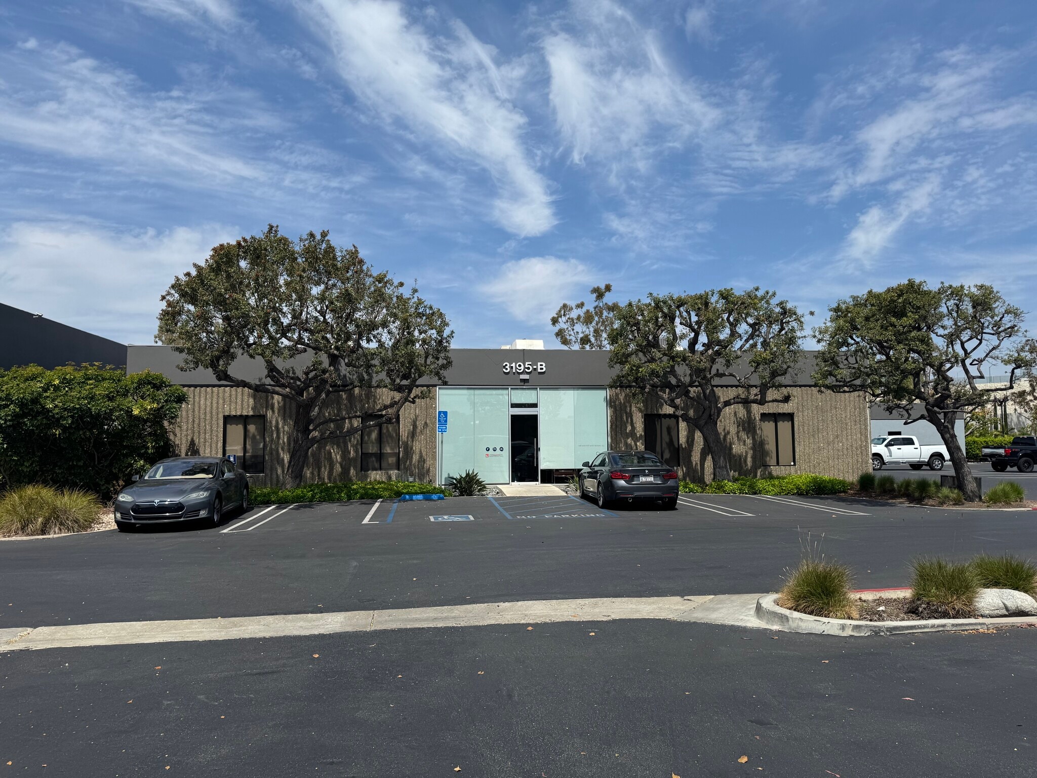 3195 Airport Loop Dr, Costa Mesa, CA for lease Primary Photo- Image 1 of 15