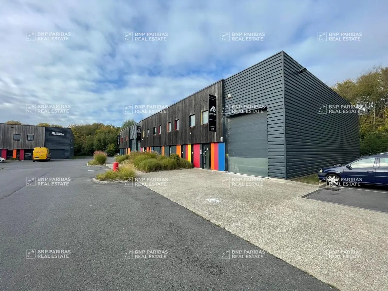 Office in Wambrechies for lease Building Photo- Image 1 of 21