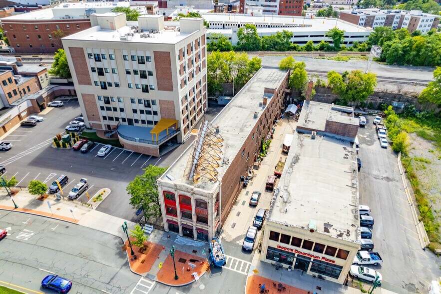 180 Erie Blvd, Schenectady, NY à vendre - Photo du bâtiment - Image 2 de 33