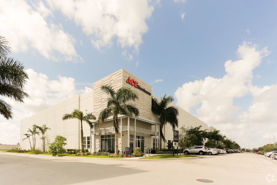 11450 NW 34th St, Doral, FL for lease - Building Photo - Image 2 of 9