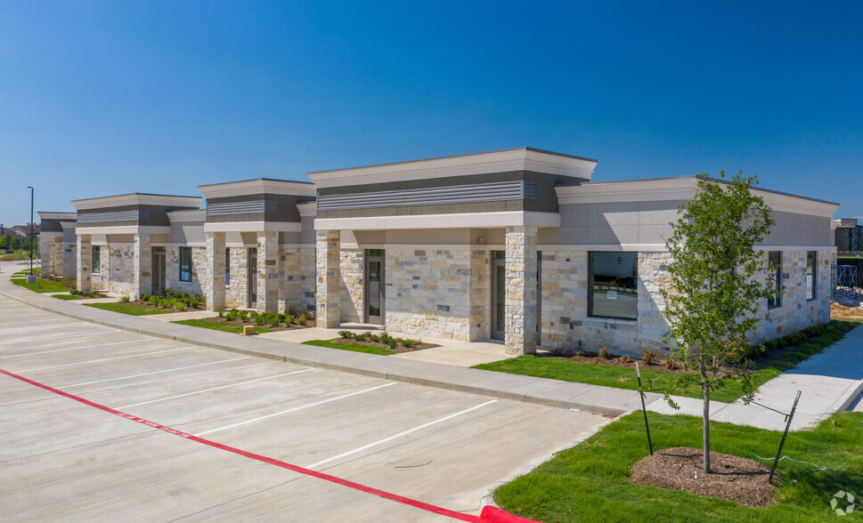 23410 Grand Reserve Dr, Katy, TX for lease - Primary Photo - Image 1 of 39