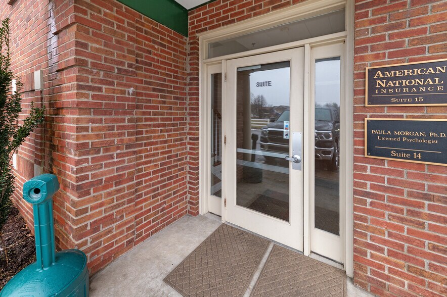 815 John Harper Rd, Shepherdsville, KY à vendre - Photo du bâtiment - Image 2 de 25
