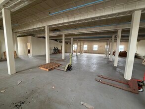 299 Allens Ave, Providence, RI for lease Interior Photo- Image 2 of 12