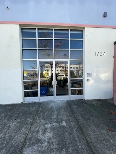 1724 Mandela Pky, Oakland, CA for lease Interior Photo- Image 1 of 3