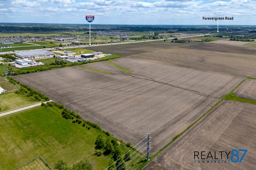 300 Herky st, North Liberty, IA à vendre - Aérien - Image 3 de 13