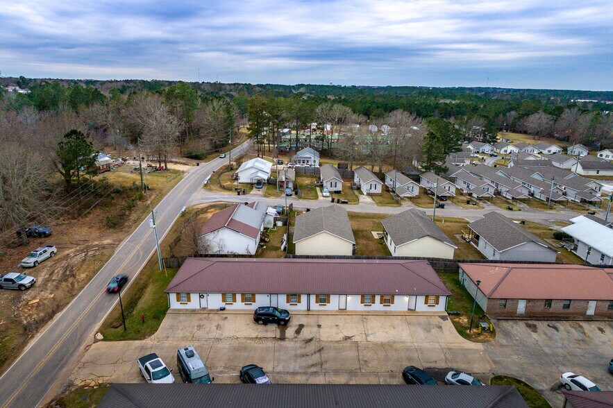 239 Hartfield Rd, Hattiesburg, MS à vendre - Photo du bâtiment - Image 2 de 23